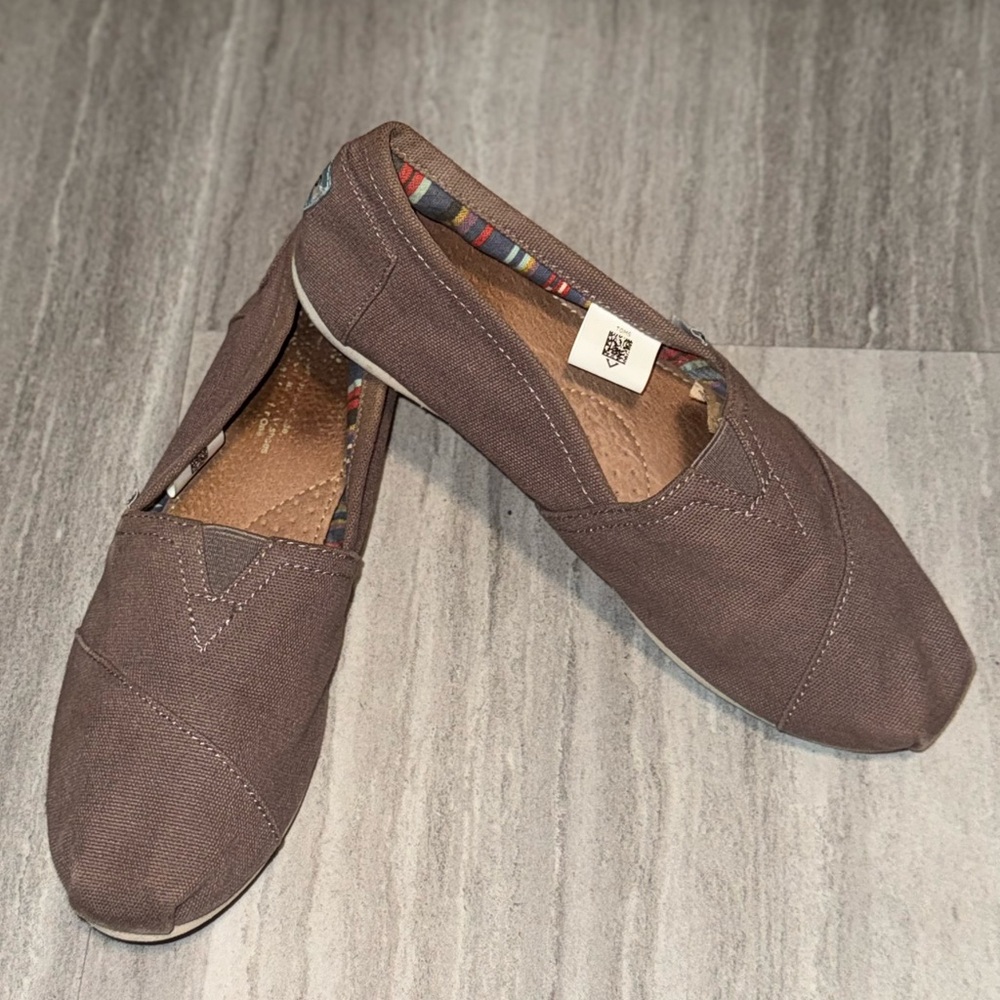 TOMS Alpargata slip-on shoes. Sz 8 in Brown